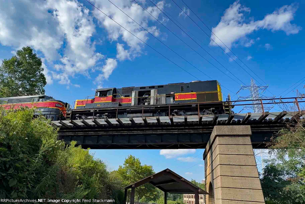 CVSR 365 cools her heels as she deadheads north.